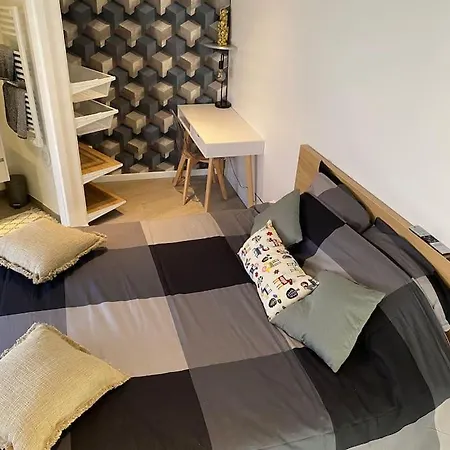 A Decouvrir Lägenhet *